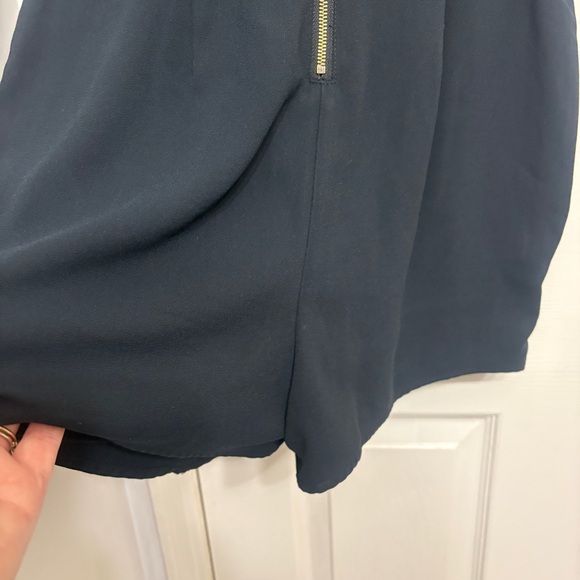 Abercrombie & Fitch Faux Wrap Skort Romper V-neck Black in Sz 6 - Picture 7 of 8